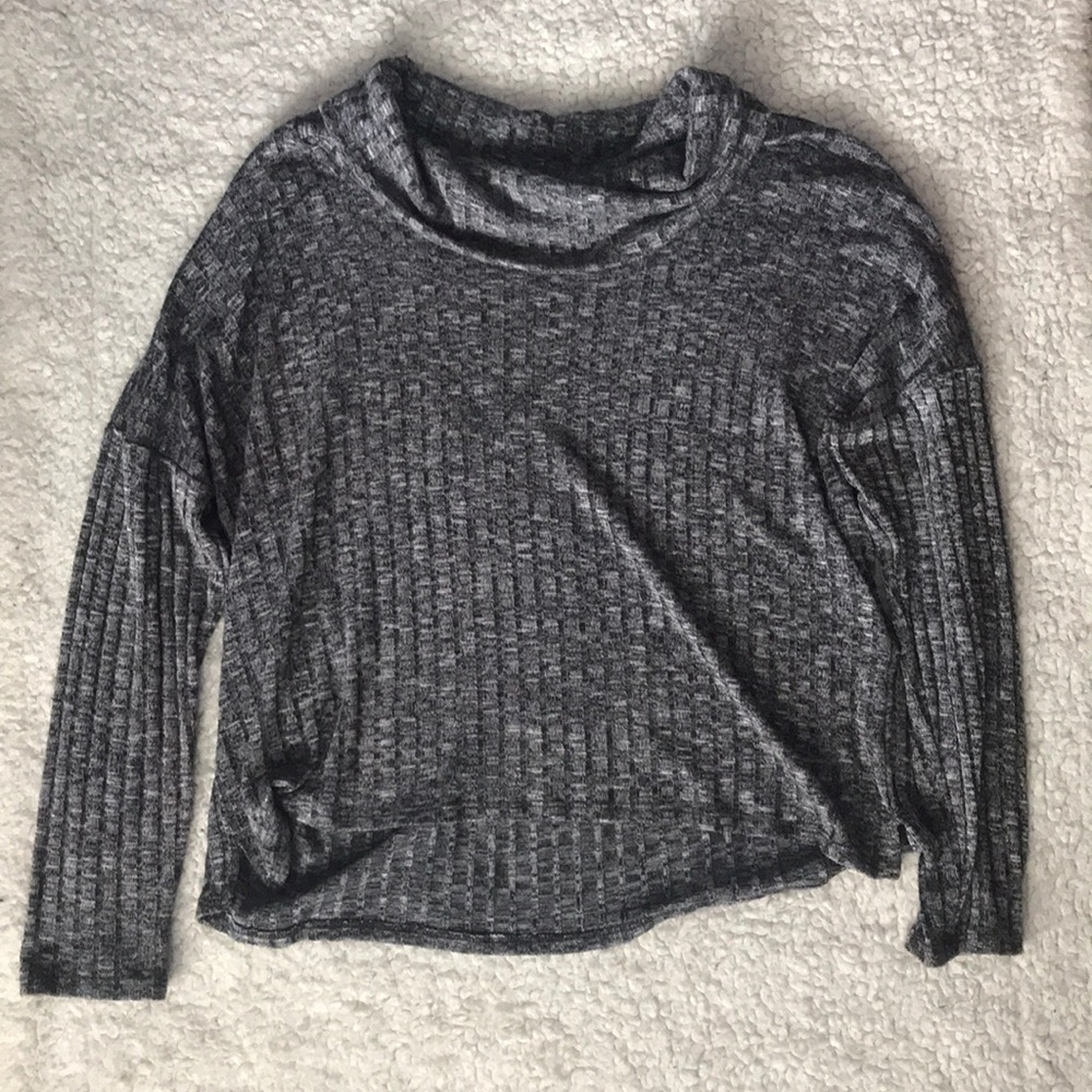 Baggy turtle neck cropped sweater